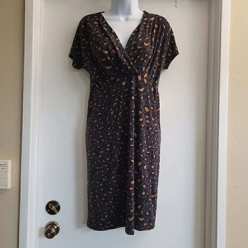 H& M mama animal print that is perfect for office or night out
